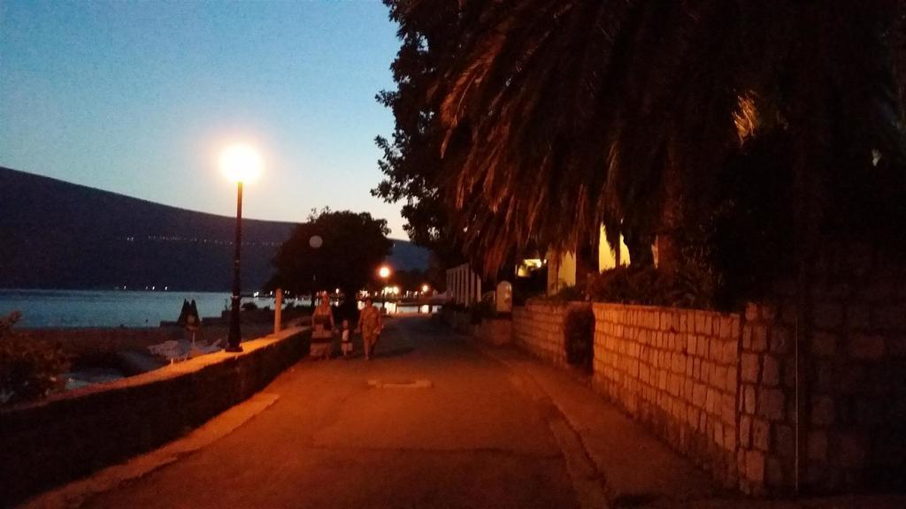Apartmani Kalinic Bijela Kültér fotó